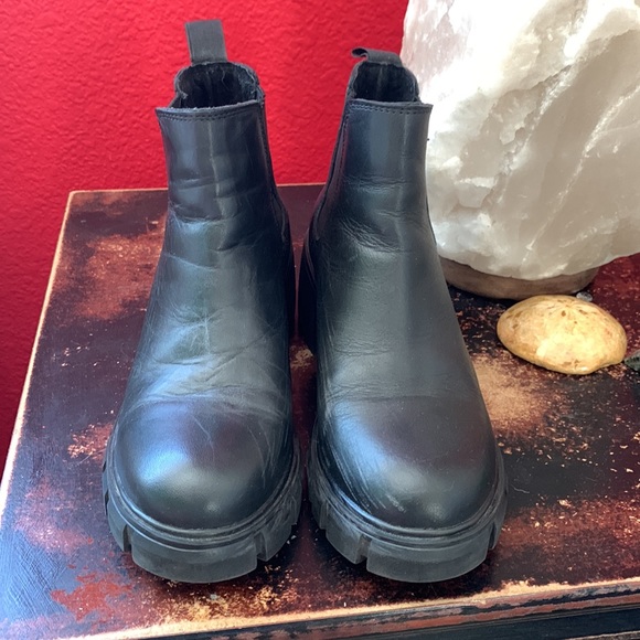 Steve Madden slip on Moto bootie 5 preowned - Picture 4 of 16